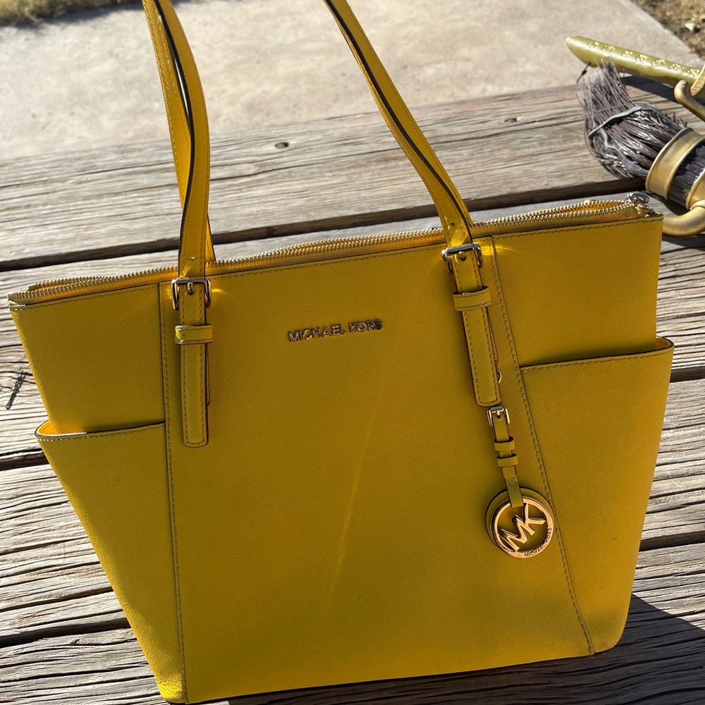 Michael Kors yellow purse (SOLD!!)